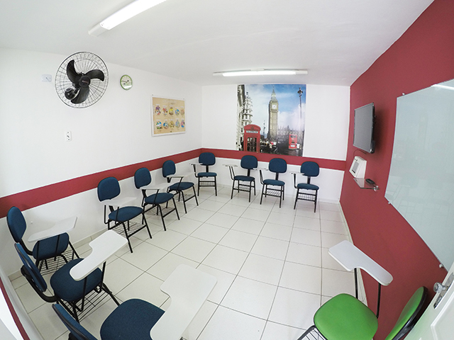 Escola de Idiomas em Curitiba Portão, PR - Wizard