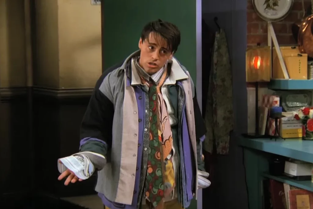 aprenda inglês com a série Friends - Could I be wearing any more clothes - joey friends