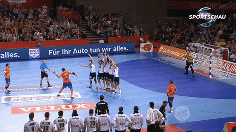 o que é throw-in no handball